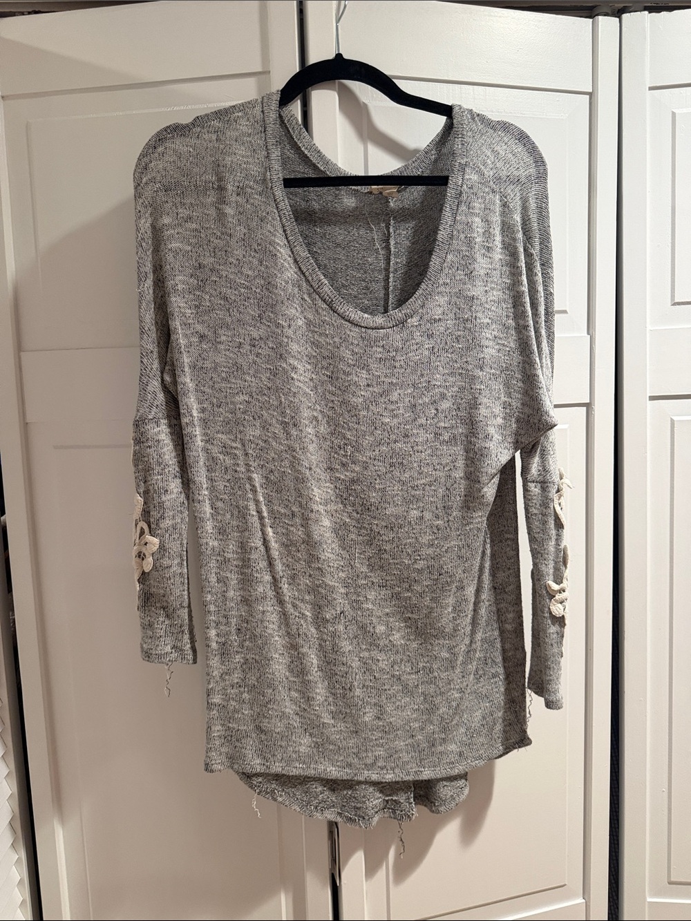 La Hearts Heather Gray Knit Pullover with Elbow Appliqué